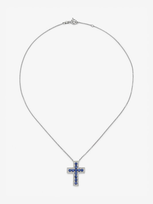 Colgante de cruz de oro blanco de 18K con 56 diamantes en talla brillante con un total de 0,33 cts y 11 zafiros azules en talla brillante con un total de 1,06 cts