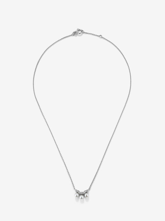 Colgante cadena de oro blanco de 18k con tres perlas Akoya y diamantes