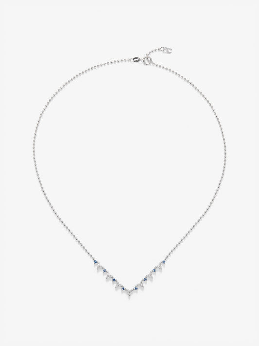 Colgante de oro blanco de 18K con 8 zafiros azules en talla brillante con un total de 1,35 cts y 21 diamantes en talla brillante con un total de 1,25 cts