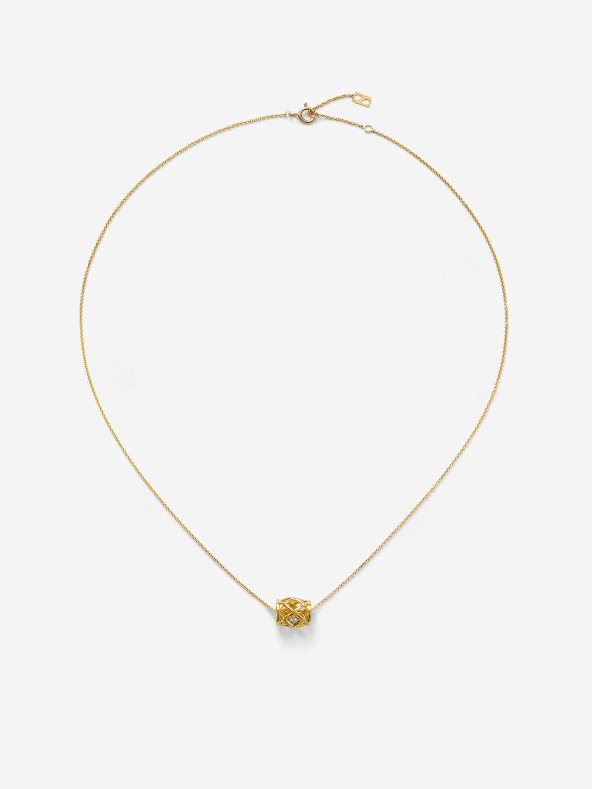 Colgante de oro amarillo de 18K con diamante en talla brillante de 0,02 cts