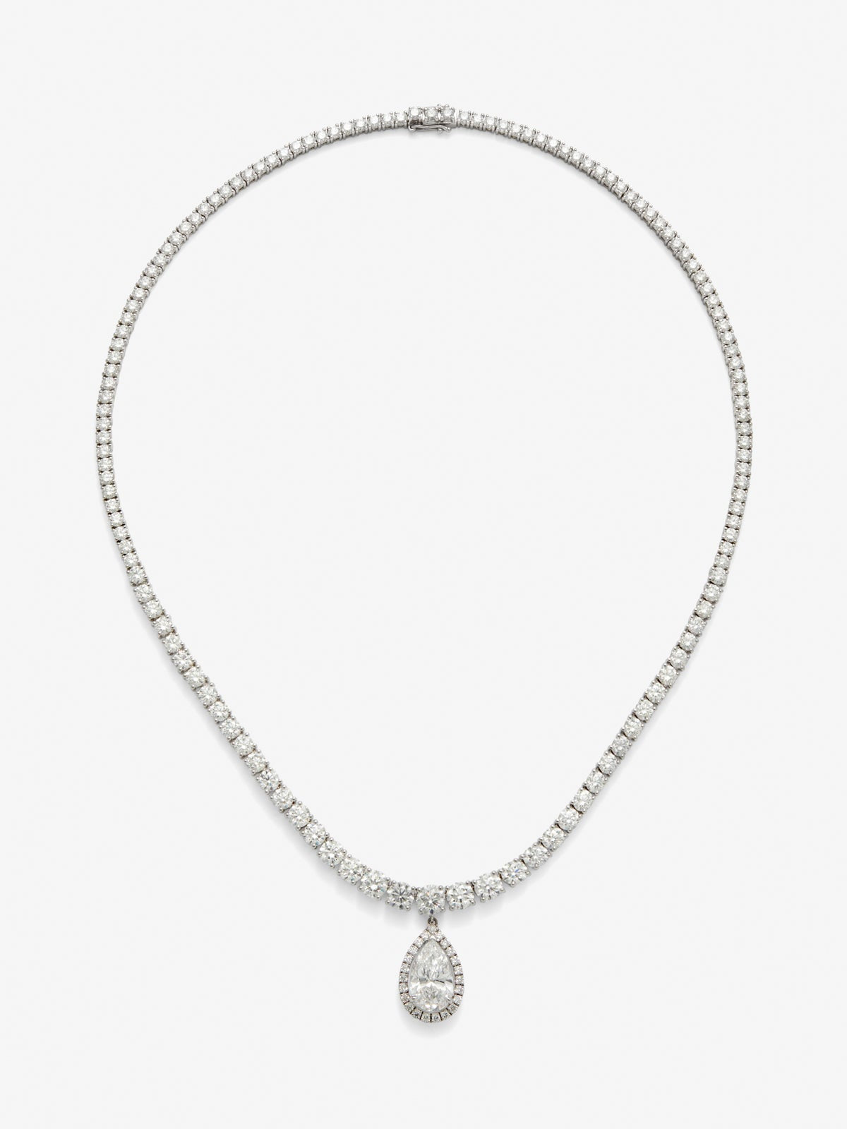 Colgante de oro blanco de 18K con diamantes