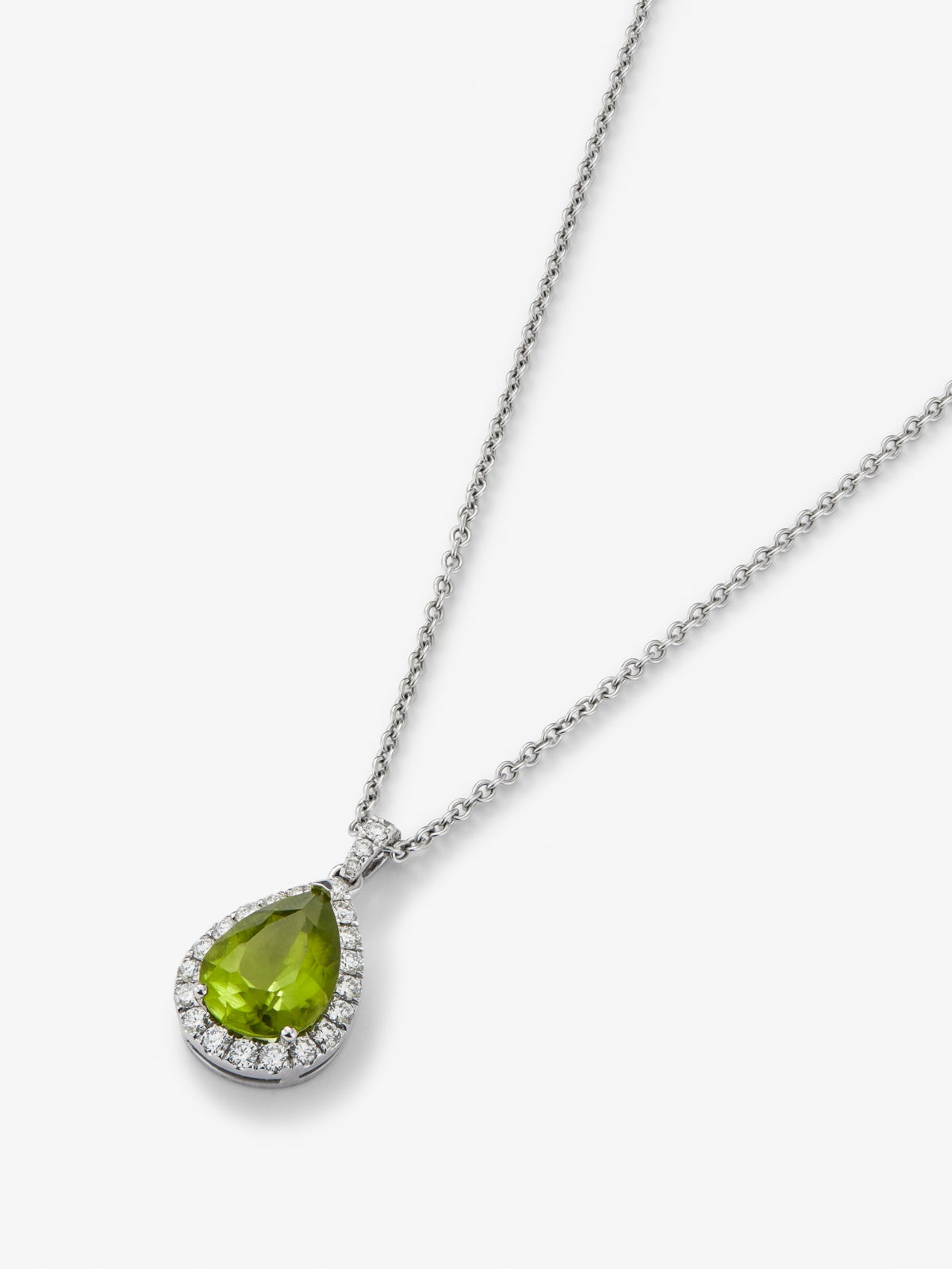 Colgante de oro blanco de 18K con peridoto verde