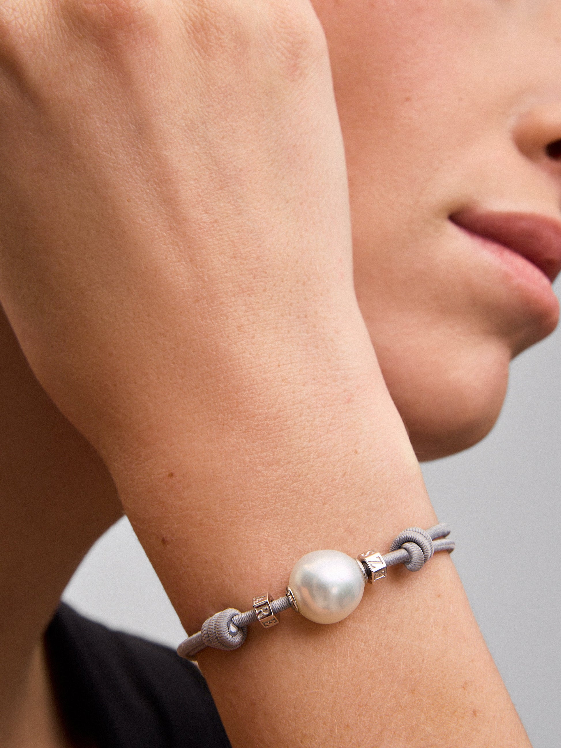 Pulsera one de plata 925 y perla australina