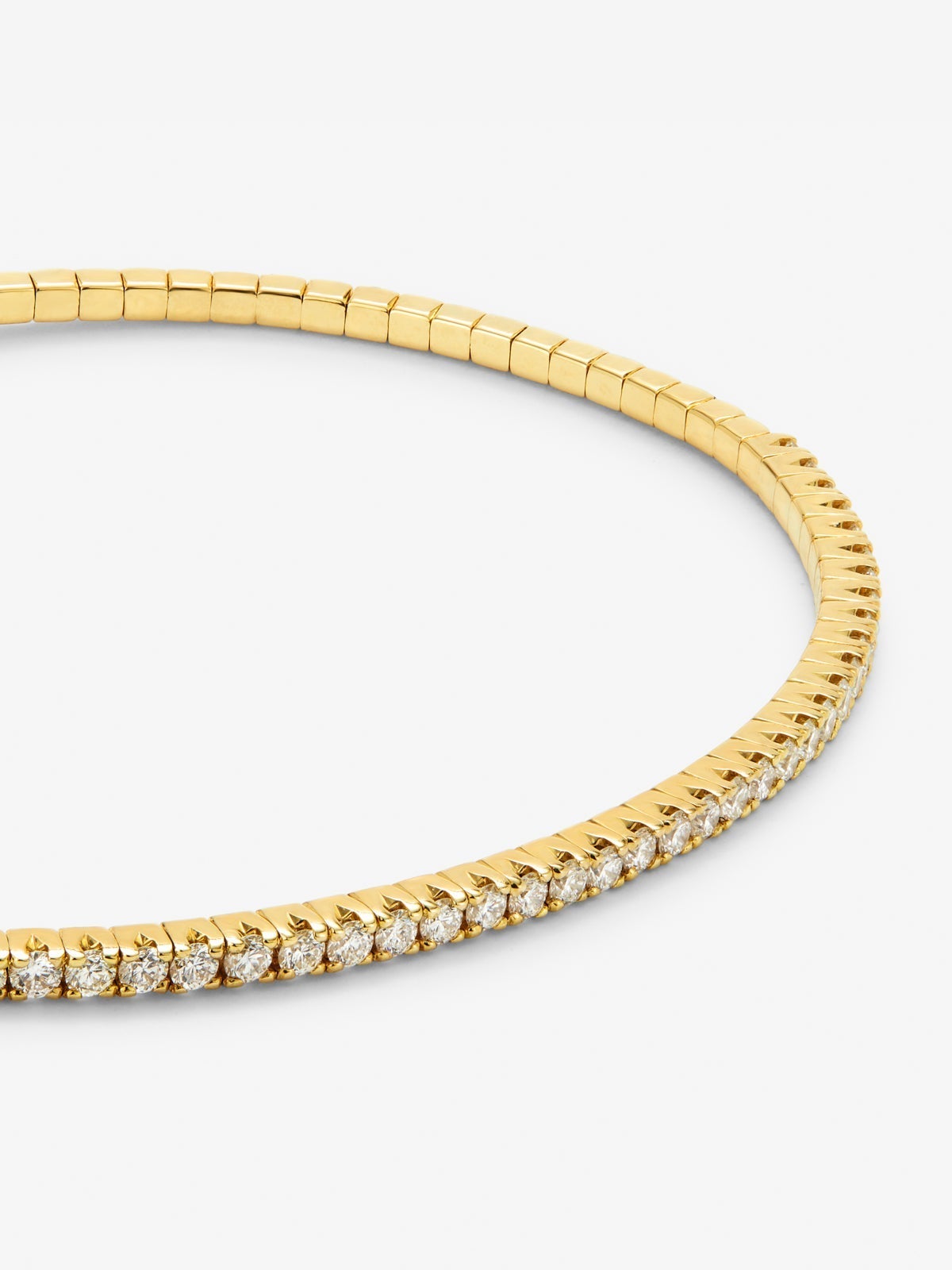 Pulsera rivière de oro amarillo de 18K con diamantes en talla brillante con un total de 0,68 cts