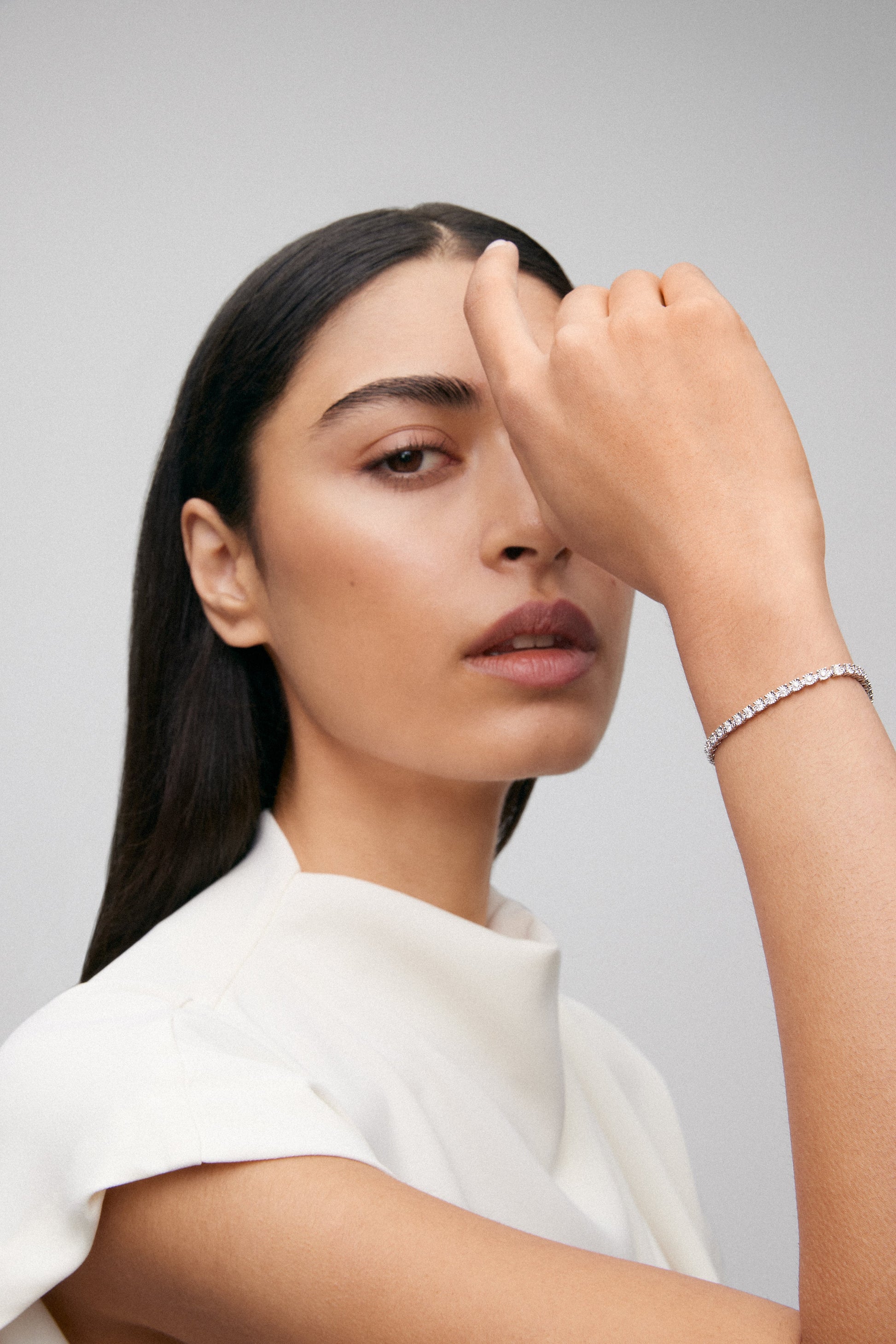 Pulsera rivière de oro blanco de 18K con diamantes en talla brillante con un total de 0,89 cts
