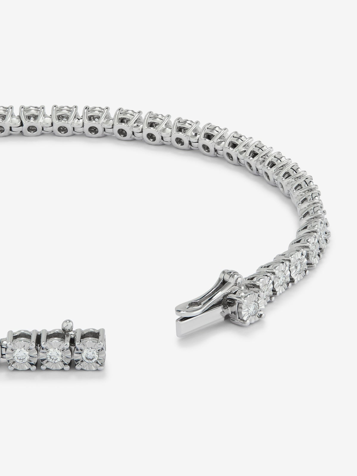 Pulsera rivière de oro blanco de 18K con diamantes en talla brillante de 0,89 cts
