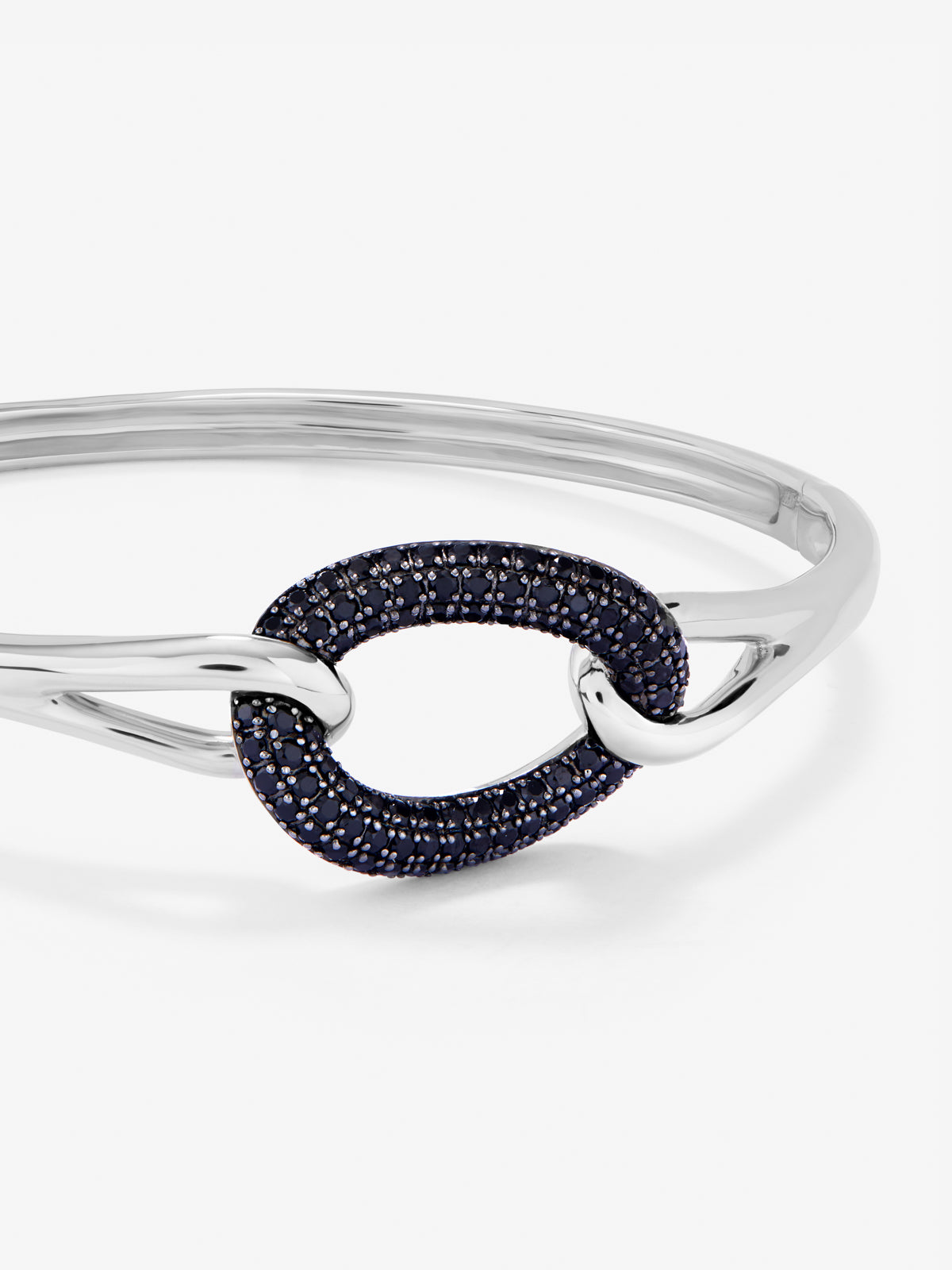 Rigid 925 silver bracelet with 86 black spinels with a total of 1.26 cts