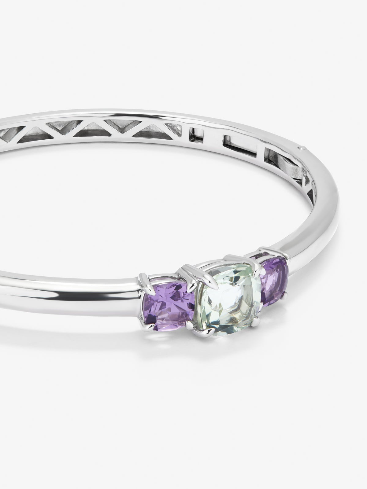 Pulsera de plata 925 con amatista verde en talla cushion de 2,47 cts y amatistas moradas en talla cushion de 1,6 cts