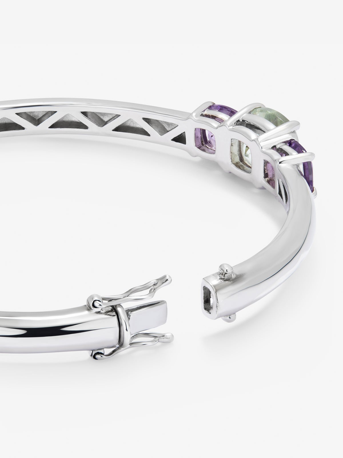 Pulsera de plata 925 con amatista verde en talla cushion de 2,47 cts y amatistas moradas en talla cushion de 1,6 cts