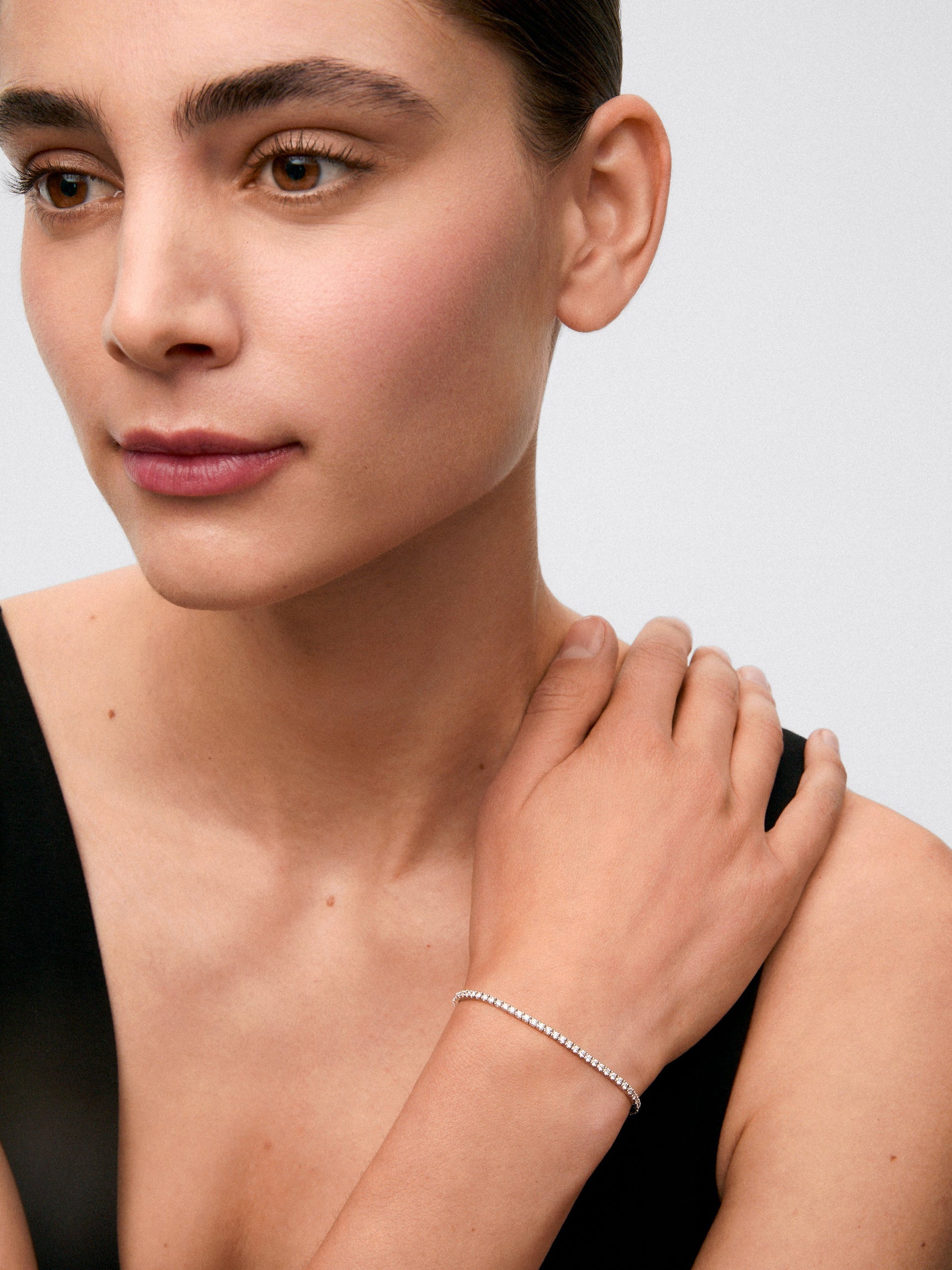 Pulsera rivière de oro blanco de 18K con diamantes en talla brillante de 0,09 cts
