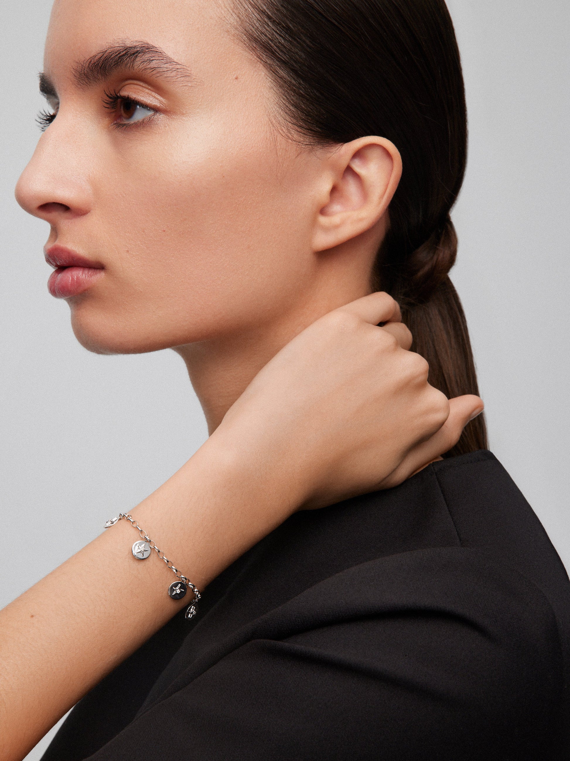 Pulsera de plata 925 con 7 diamantes en talla brillante con un total de 0,05 cts