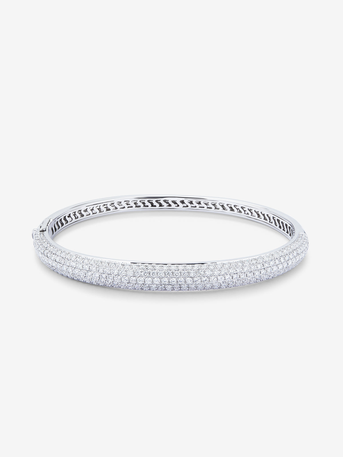 Rigid half -cane bracelet 18k white with diamond paw