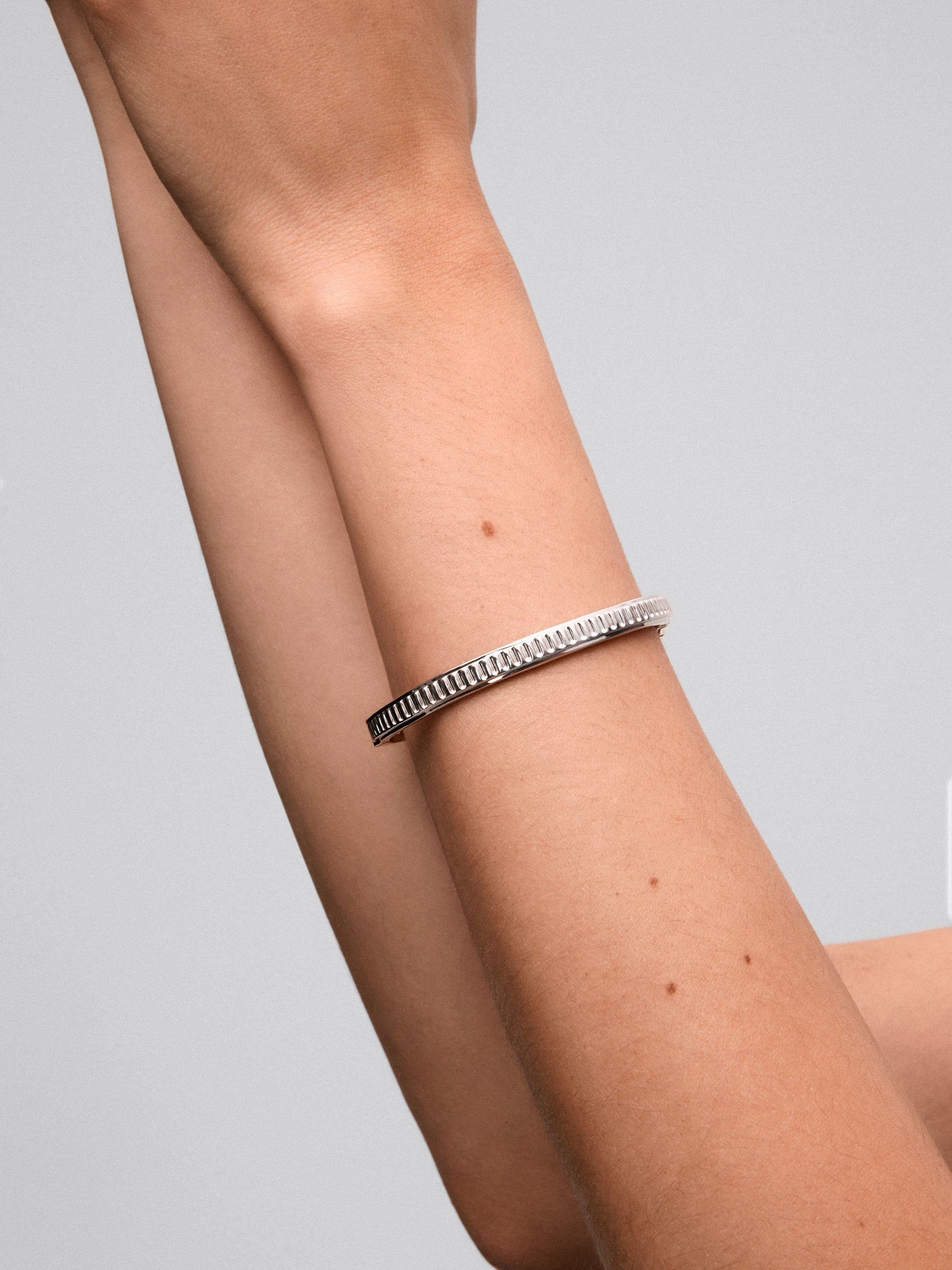 Pulsera rígida de plata 925