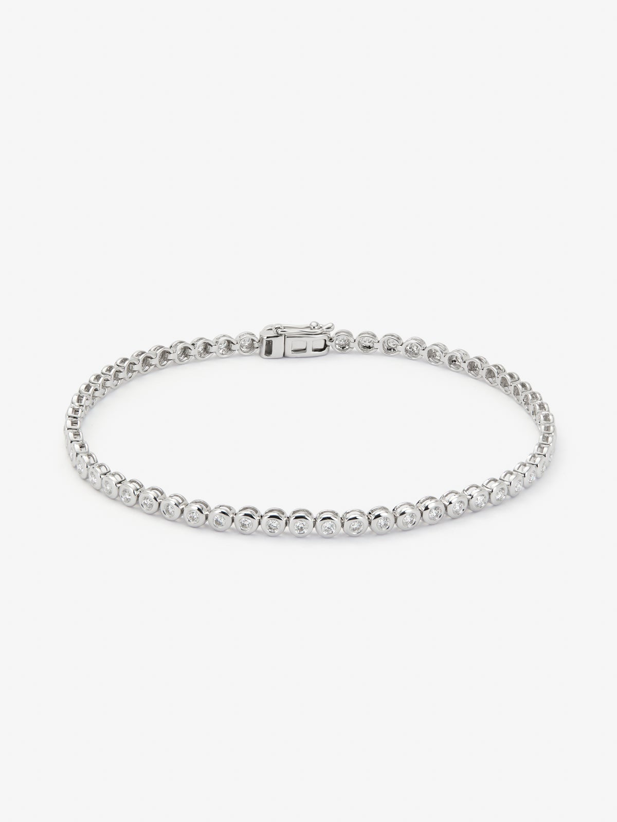 Pulsera rivière de oro blanco de 18K con diamantes en talla brillante con un total de 0,89 cts