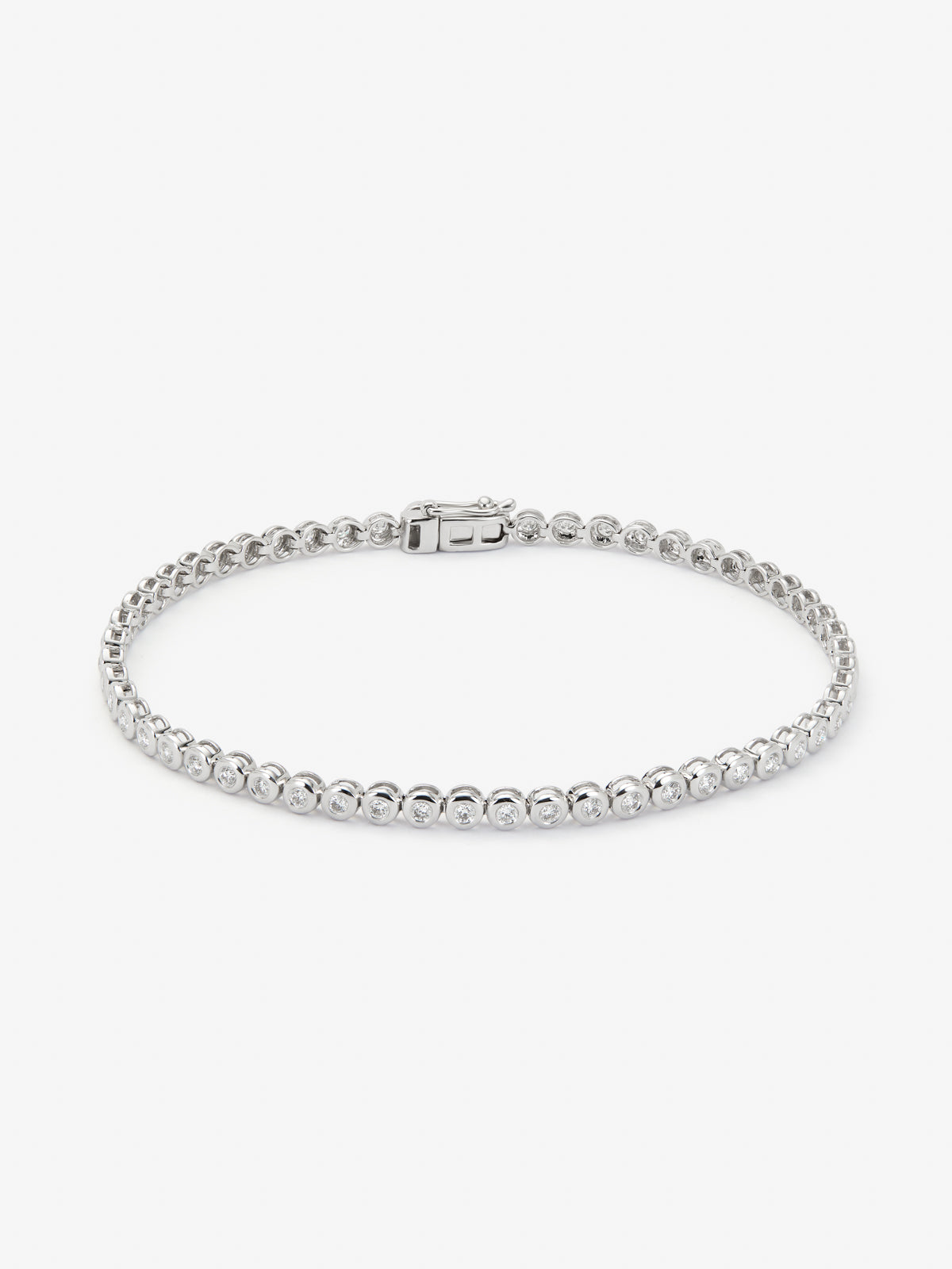 18K white gold rivière bracelet with 0.89 ct brilliant-cut diamonds