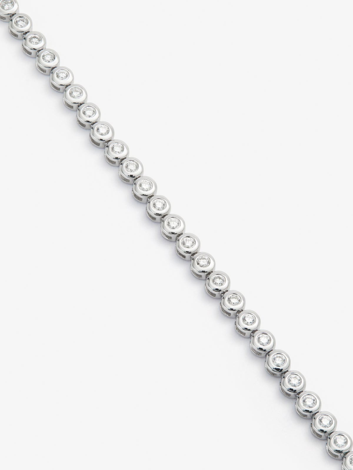 Pulsera rivière de oro blanco de 18K con diamantes en talla brillante con un total de 0,89 cts