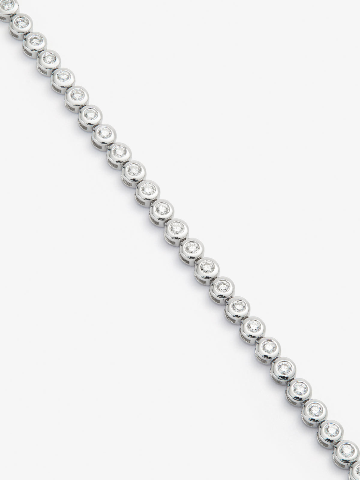 18K white gold rivière bracelet with 0.89 ct brilliant-cut diamonds