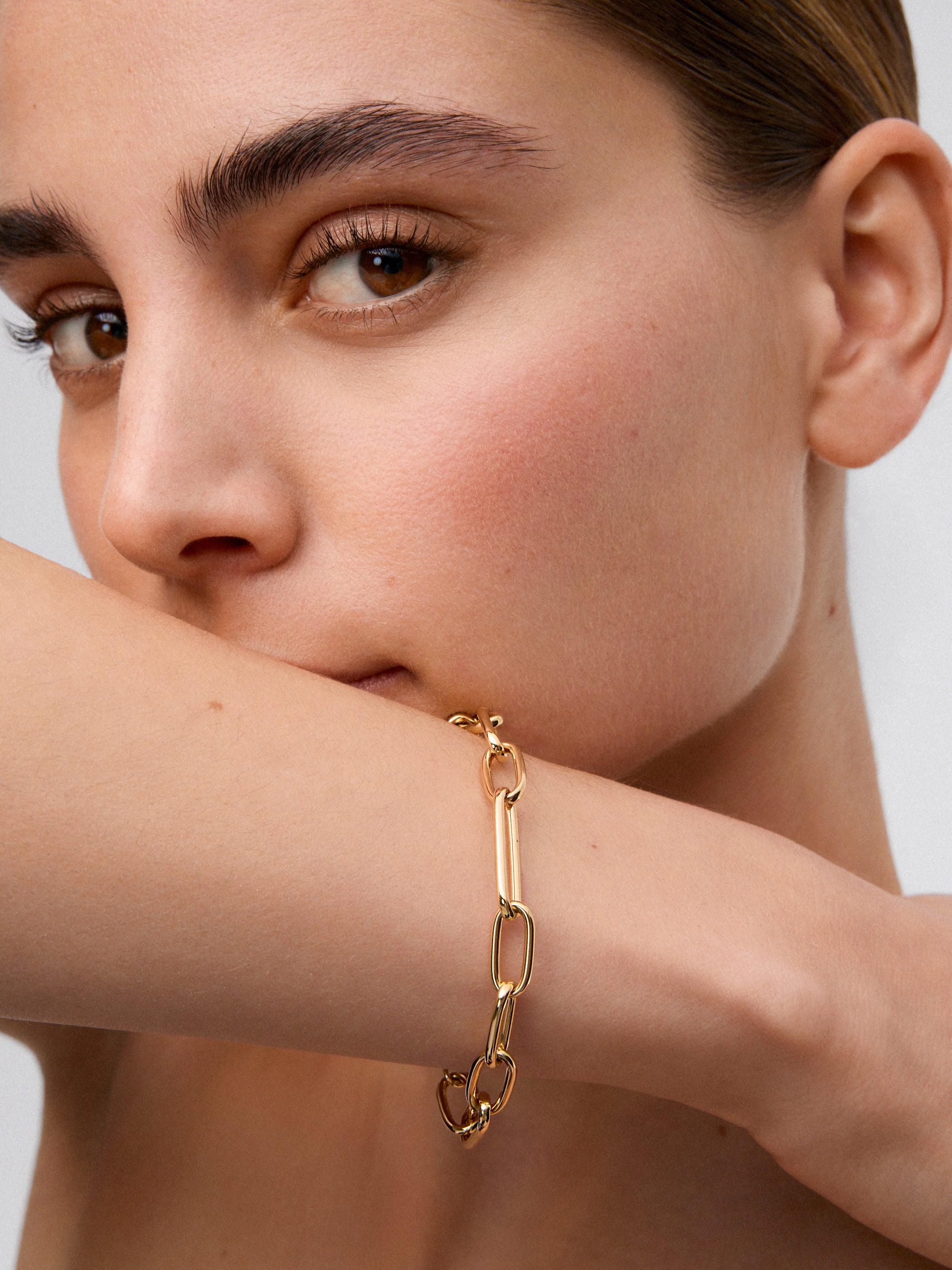Medium link bracelet made of 18K yellow gold