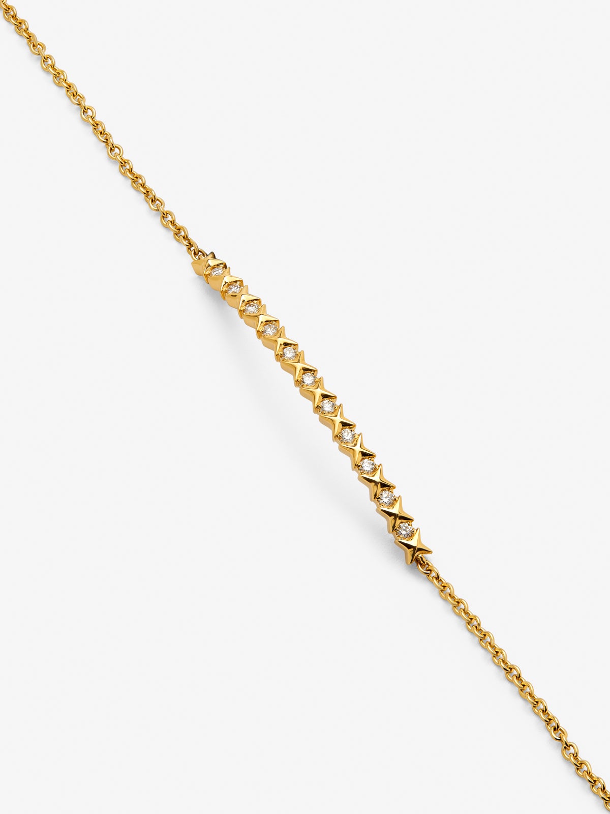 Pulsera de oro amarillo de 18K con 11 diamantes en talla brillante con un total de 0,16 cts