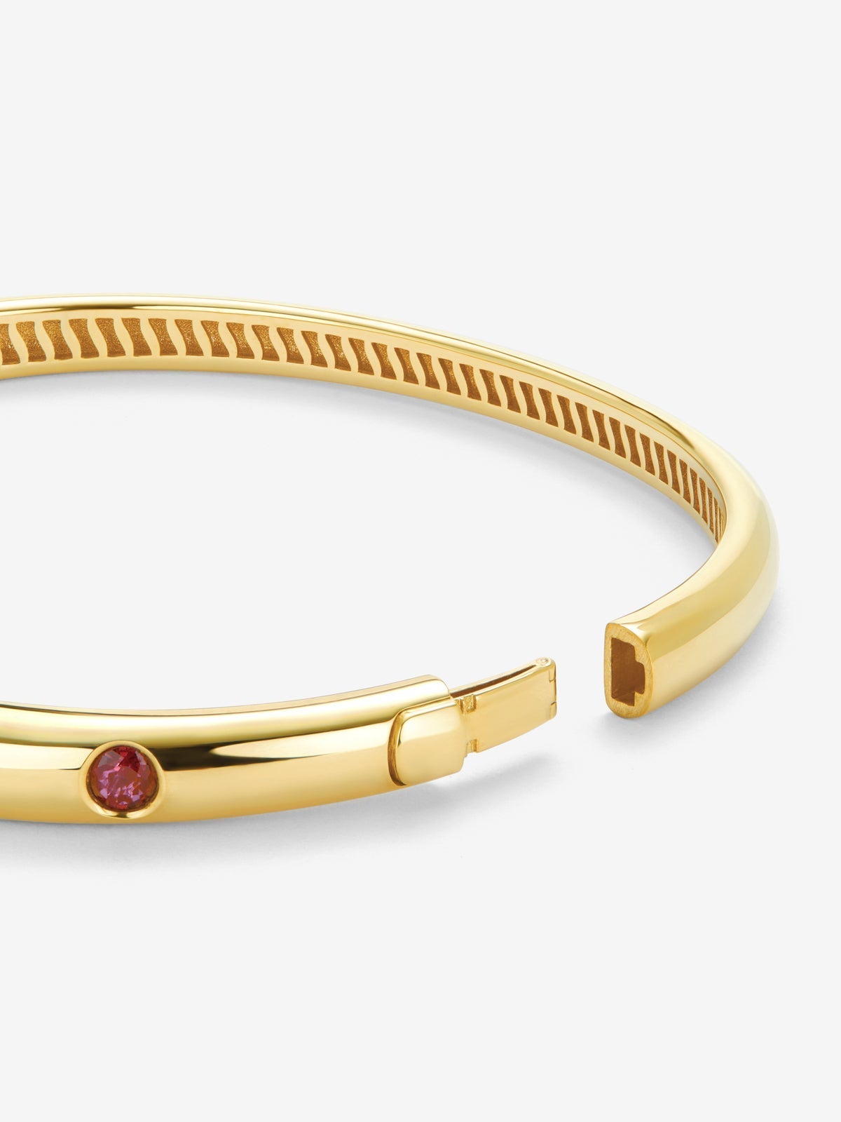 Pulsera de oro amarillo de 18K con rubíes en talla brillante de 1,2 cts
