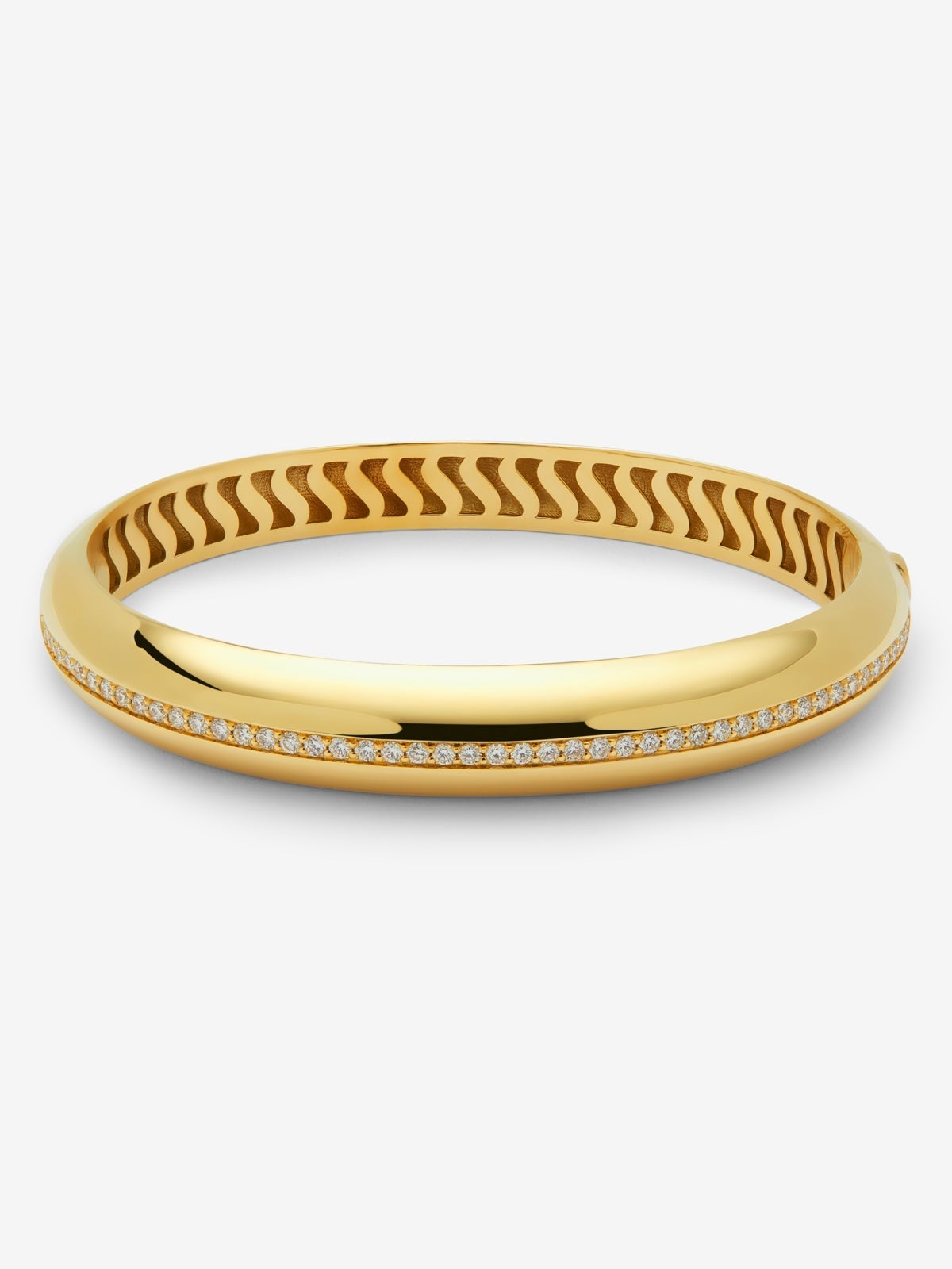Pulsera rígida de oro amarillo de 18K con pavé de diamantes en talla brillante