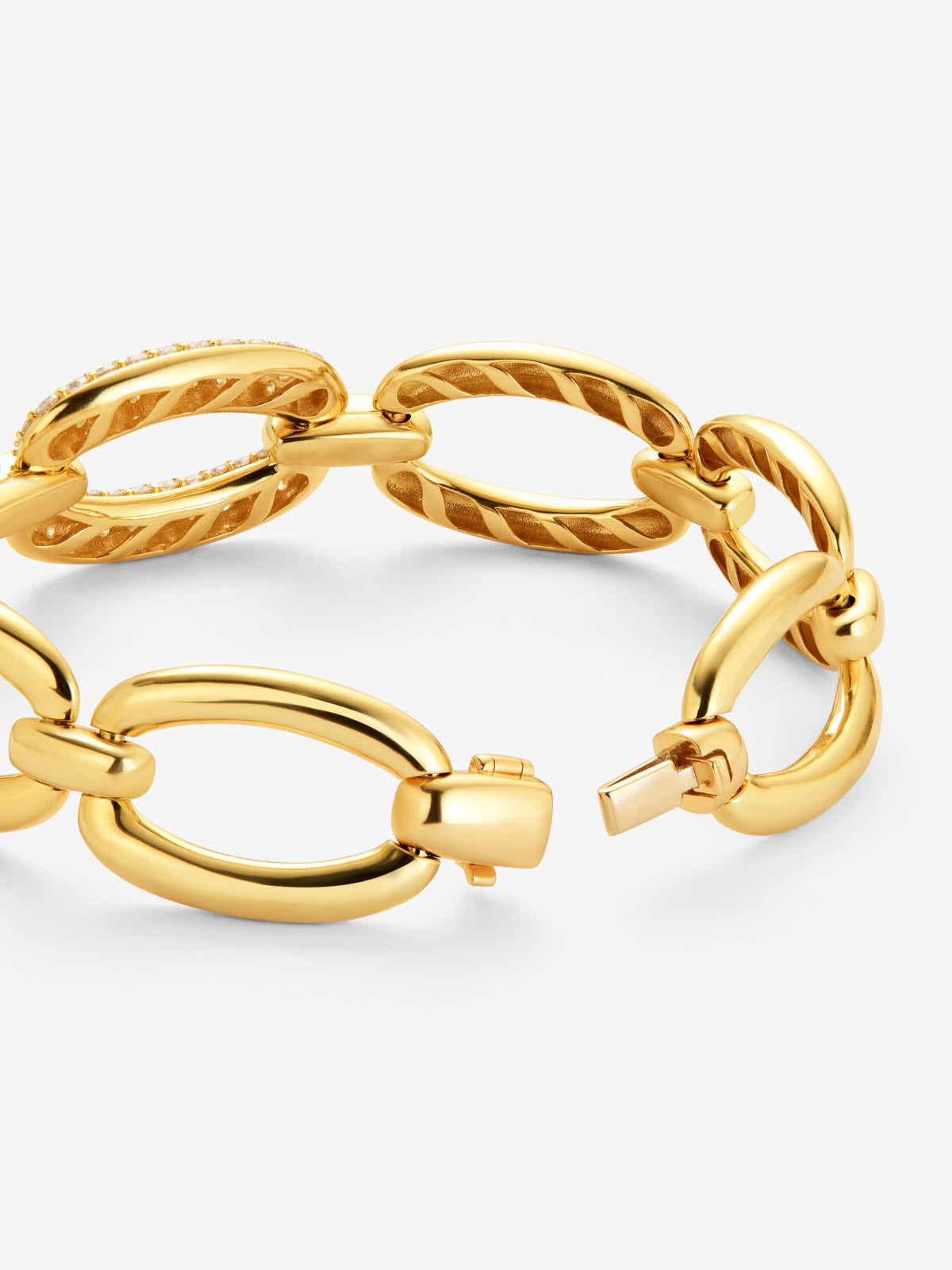 Pulsera eslabones grandes de oro amarillo de 18K con pavé de diamantes
