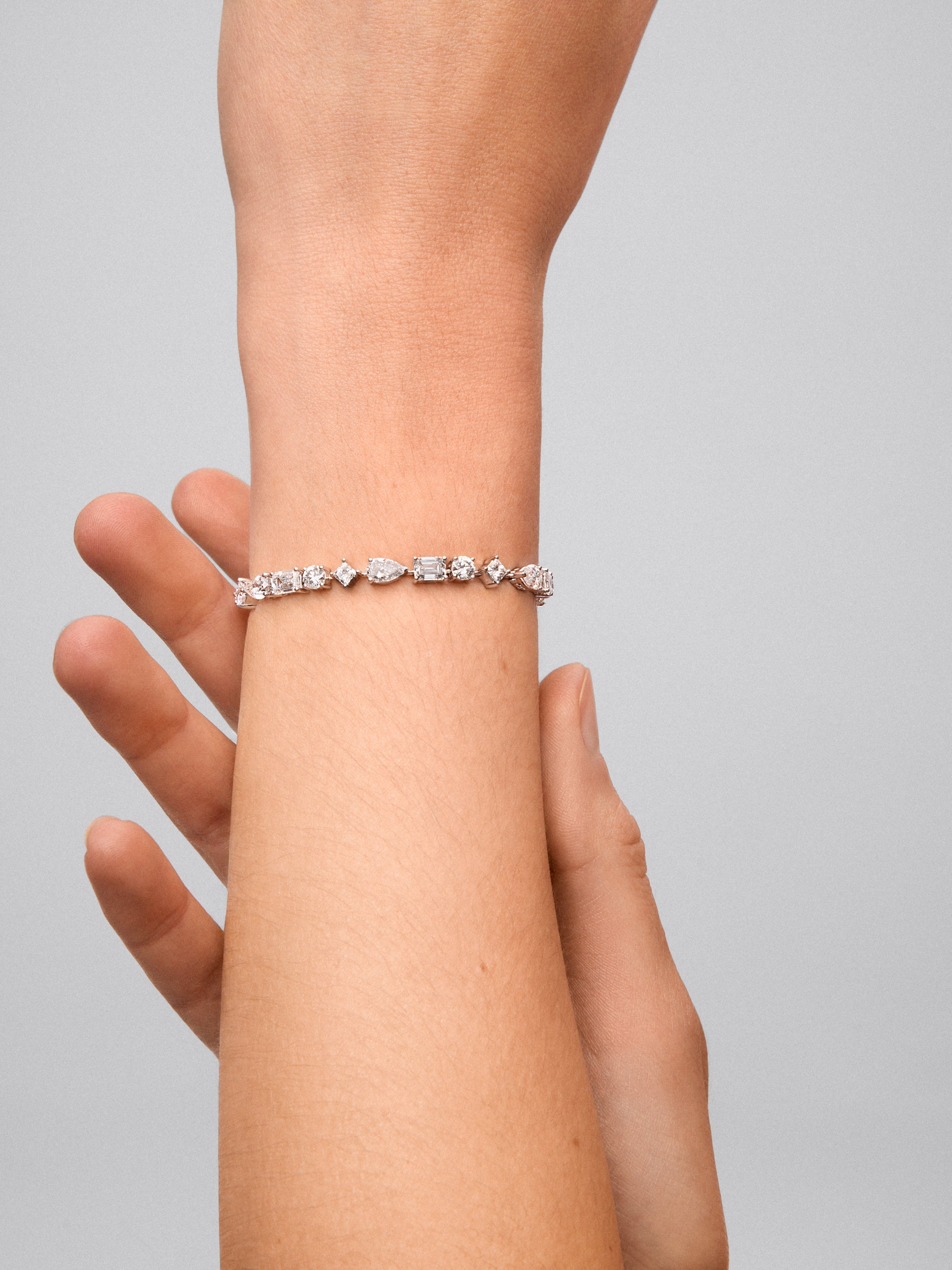 Pulsera de Alta Joyería en oro blanco de 18K con diamantes