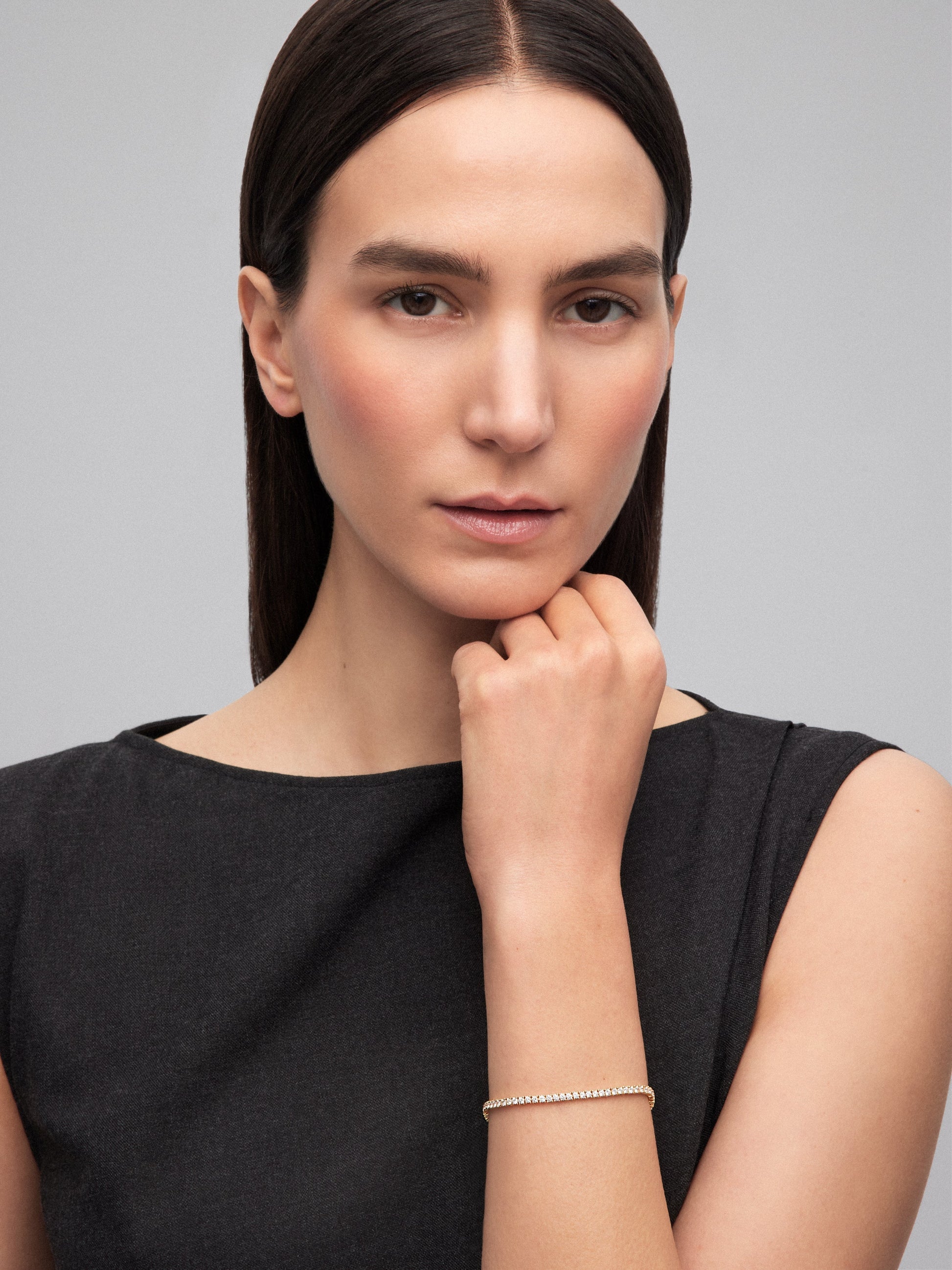 Pulsera rivière de oro amarillo de 18K con diamantes blancos en talla brillante de 3,11 cts