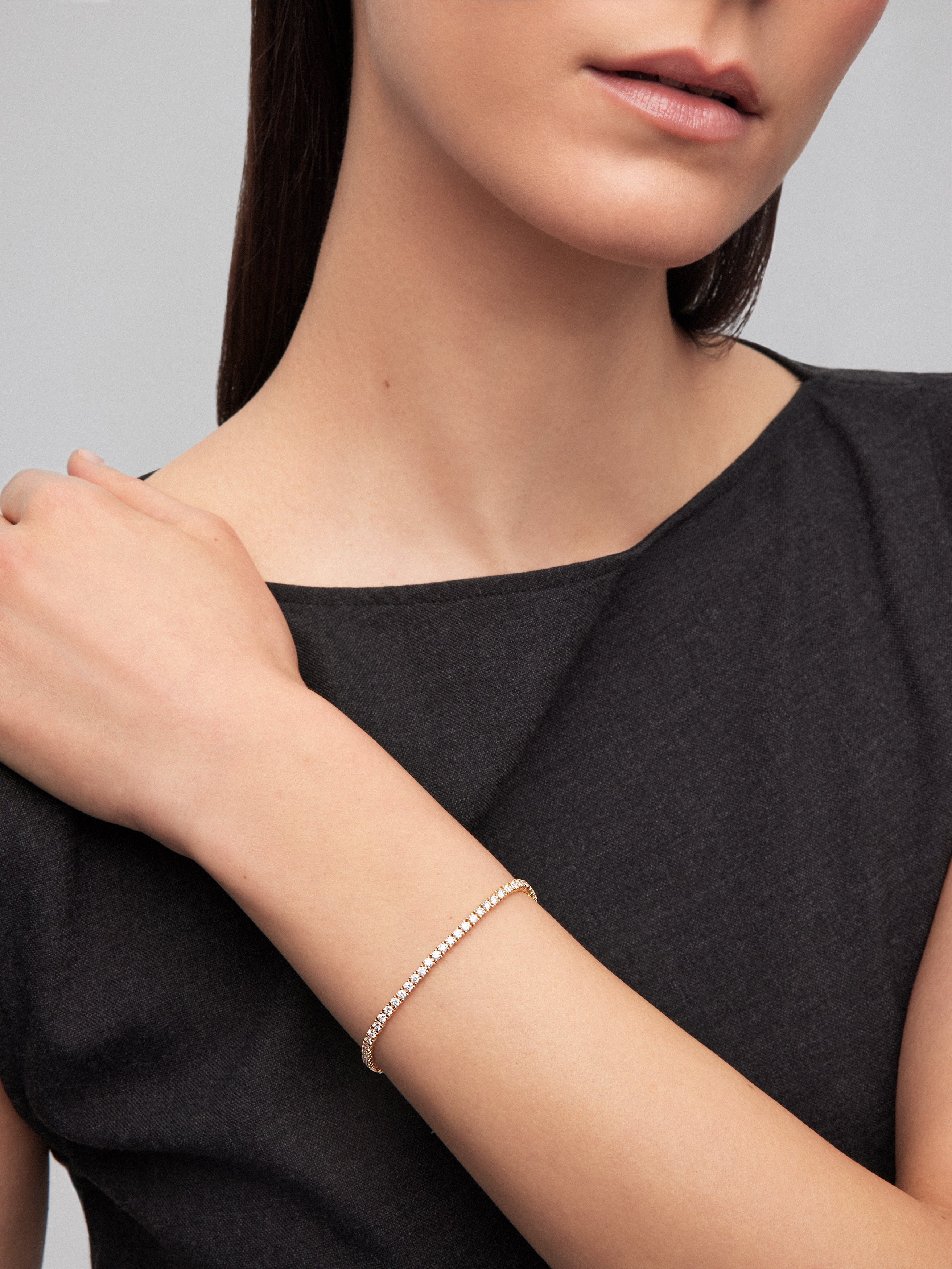Pulsera rivière de oro amarillo de 18K con diamantes blancos en talla brillante de 3,11 cts