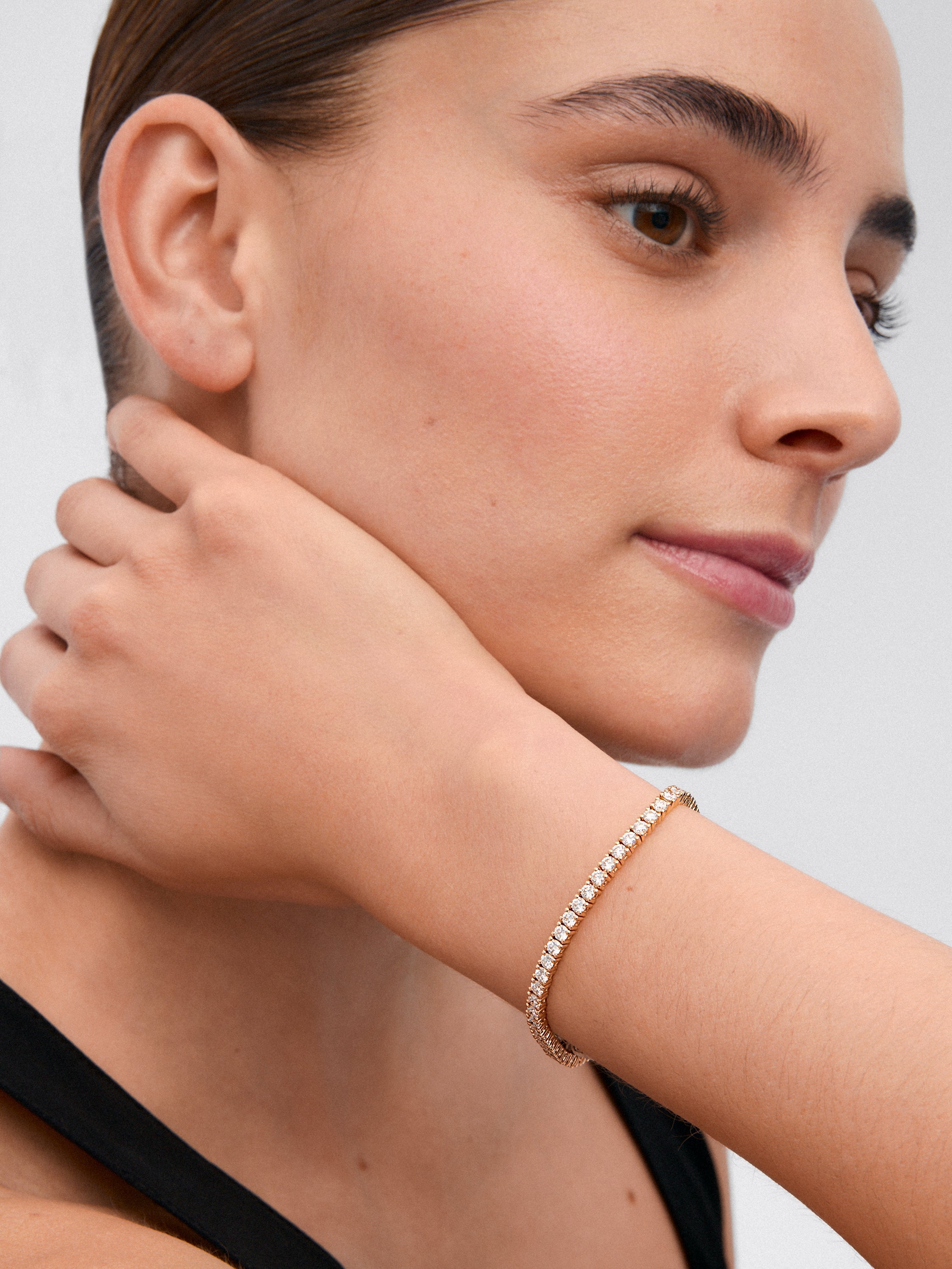 Pulsera rivière de oro amarillo de 18K con diamantes blancos en talla brillante de 4,7cts
