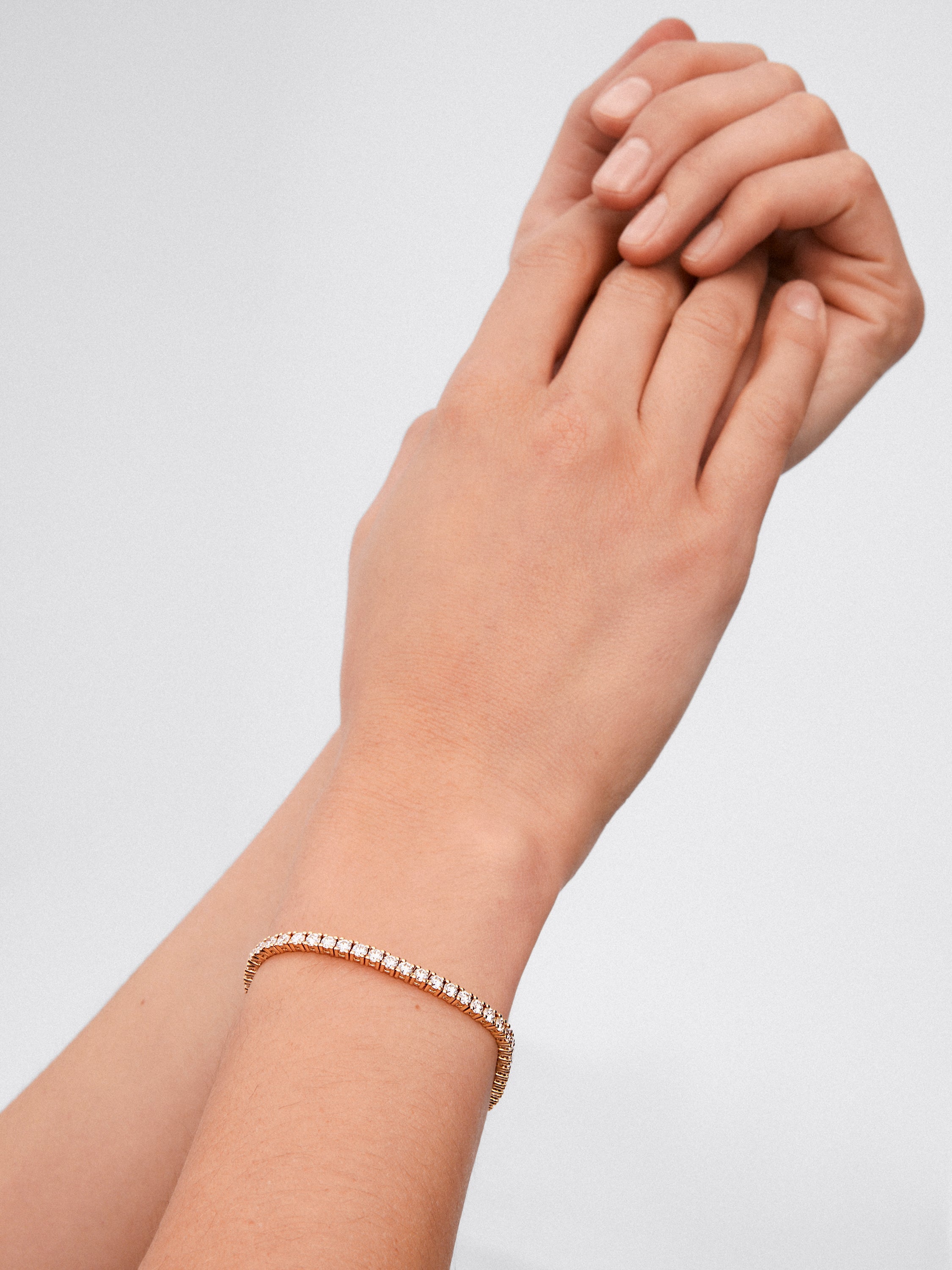 Pulsera rivière de oro amarillo de 18K con diamantes blancos en talla brillante de 4,7cts