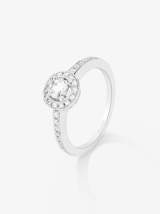 Anillo solitario de compromiso de oro blanco de 18kt con diamante central de 0,30cts