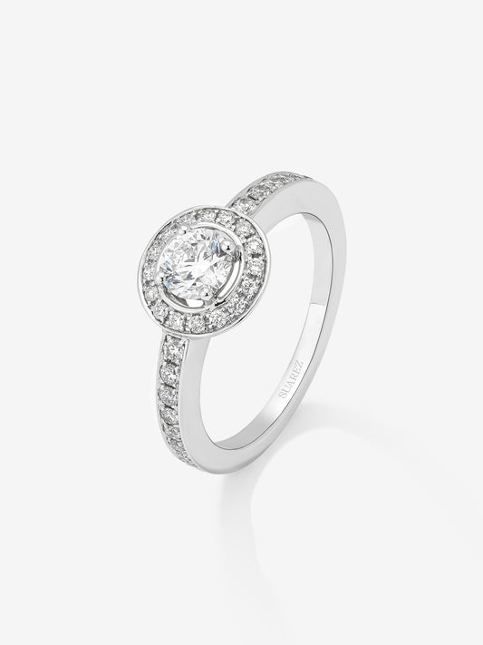 Anillo solitario de compromiso de oro blanco de 18kt con diamante central de 0,50cts