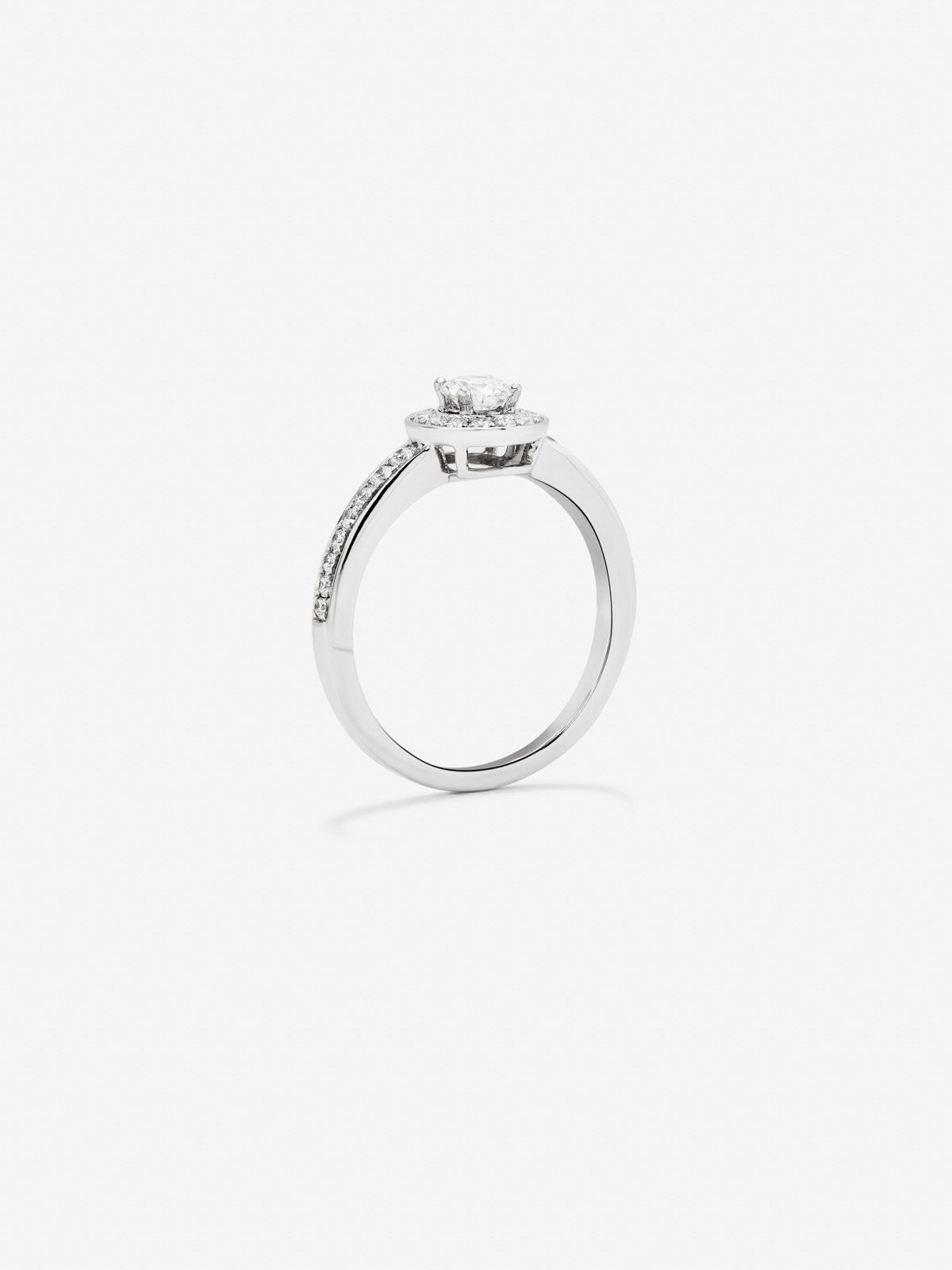 18K White Gold Solitaire Engagement Ring with Diamond Halo