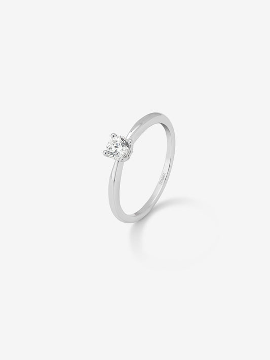 Anillo solitario de compromiso de oro blanco de 18K con diamante