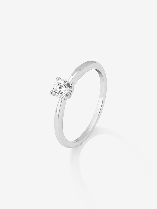Anillo solitario de oro blanco de 18K con diamante en talla brillante de 0,25 cts