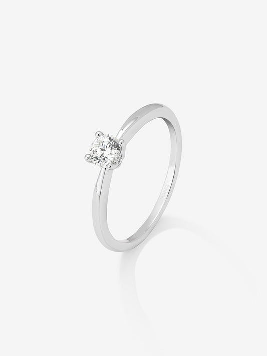 Anillo solitario de oro blanco de 18K con diamante en talla brillante de 0,25 cts