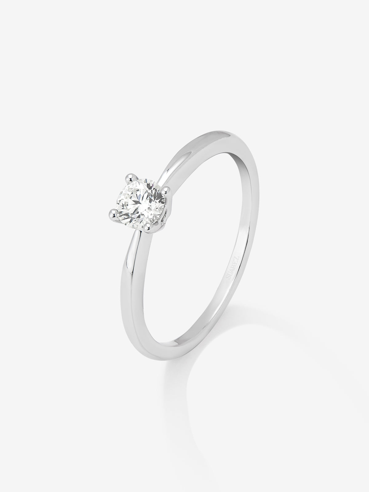 18K white gold solitaire ring with 0.25 ct brilliant cut diamond