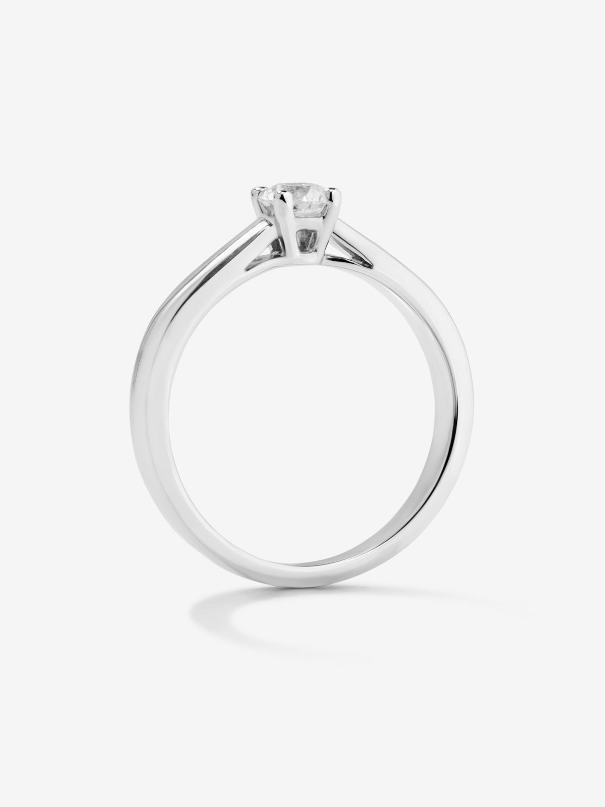 18K white gold solitaire ring with 0.15 ct brilliant cut diamond