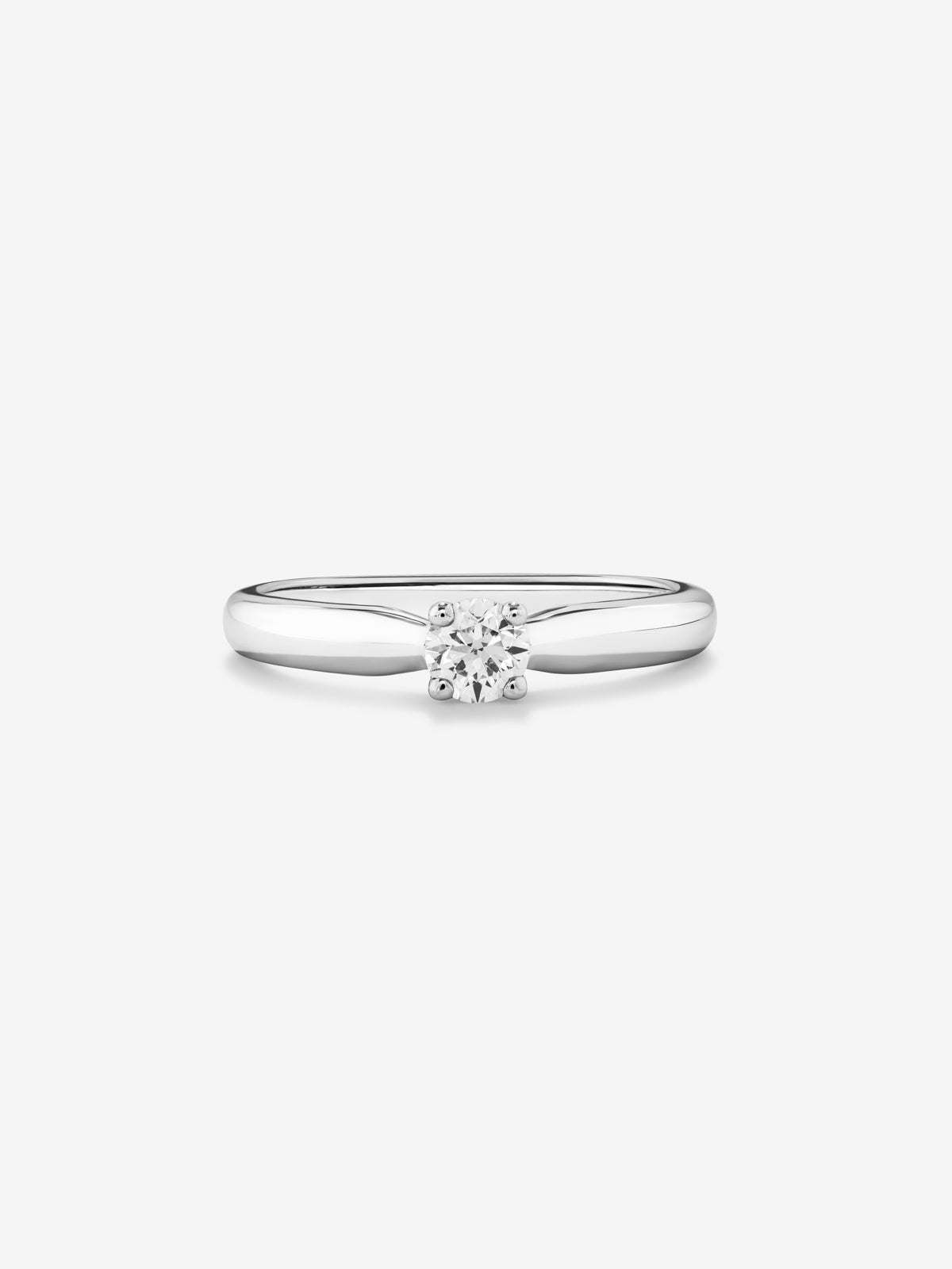 Anillo solitario de oro blanco de 18K con diamante en talla brillante de 0,2 cts