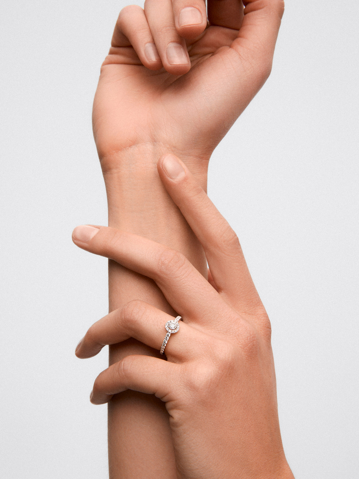 18K White Gold Commitment Ring with Orla de Diamonds