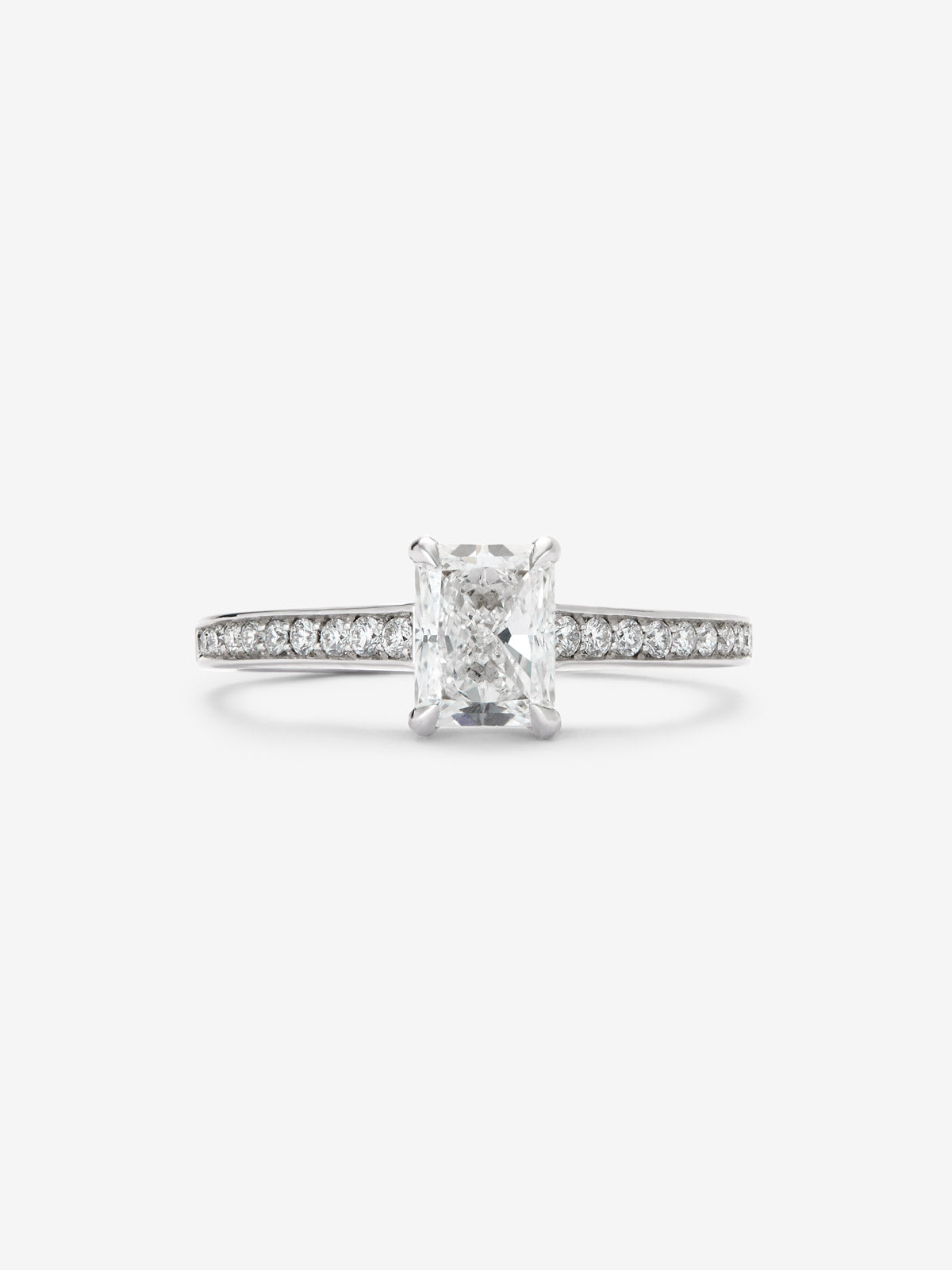 18K white gold solitaire engagement ring with diamond