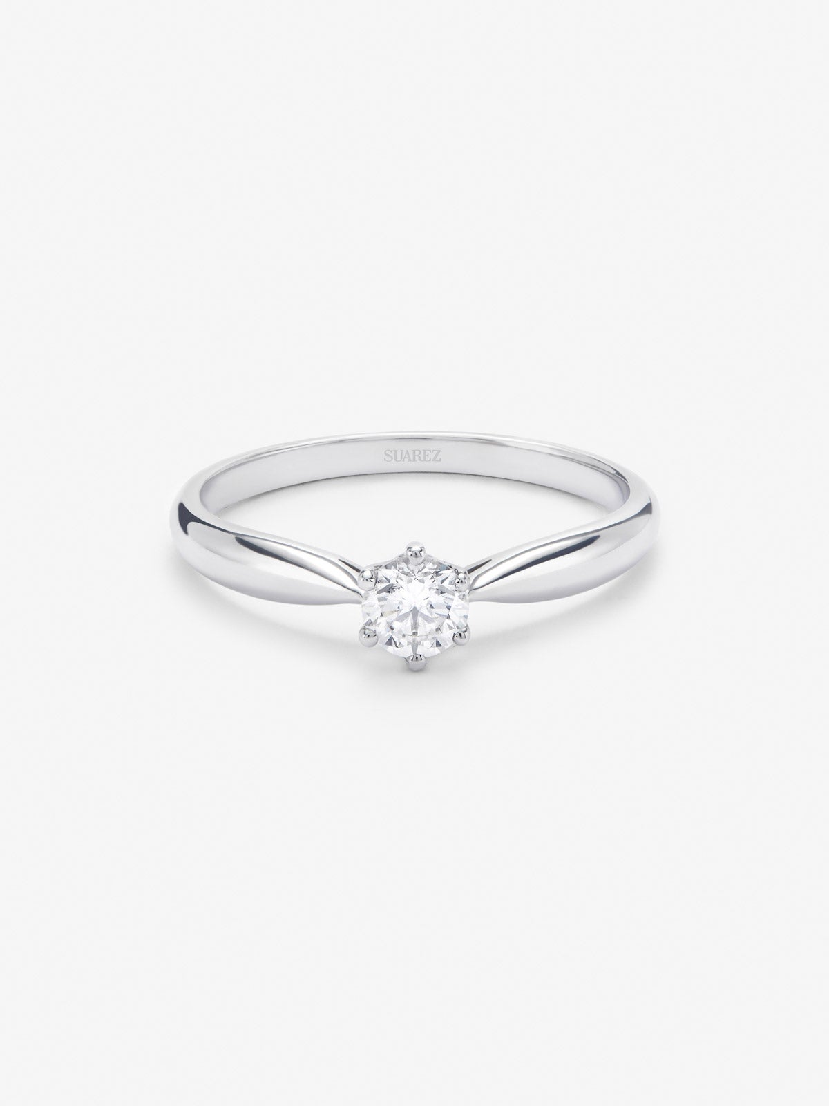 Anillo solitario 3006 de oro blanco de 18K con diamante en talla brillante de 0,20 cts