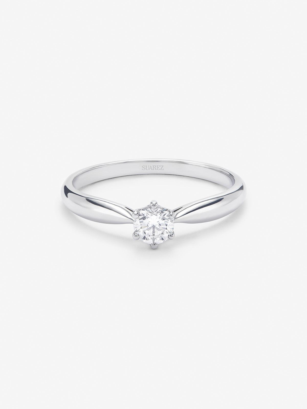Anillo solitario 3006 de oro blanco de 18K con diamante en talla brillante de 0,20 cts