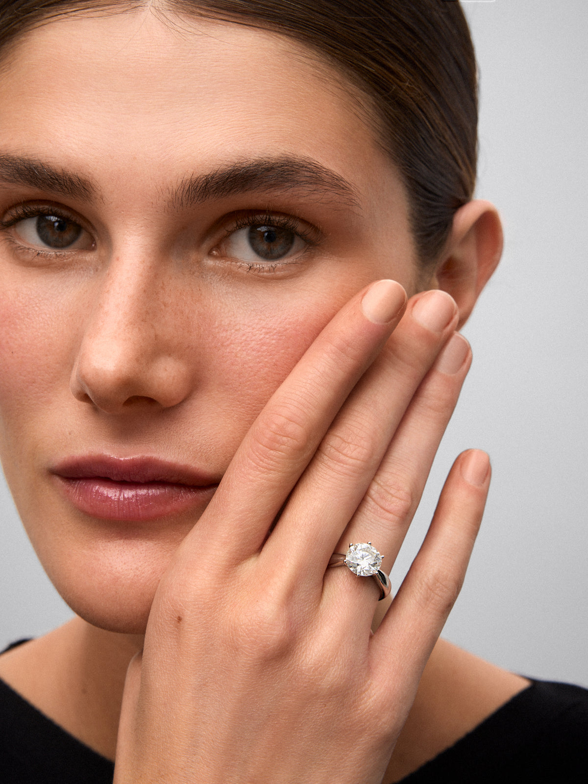 Anillo solitario 3006 de oro blanco de 18K con diamante en talla brillante de 3,01 cts