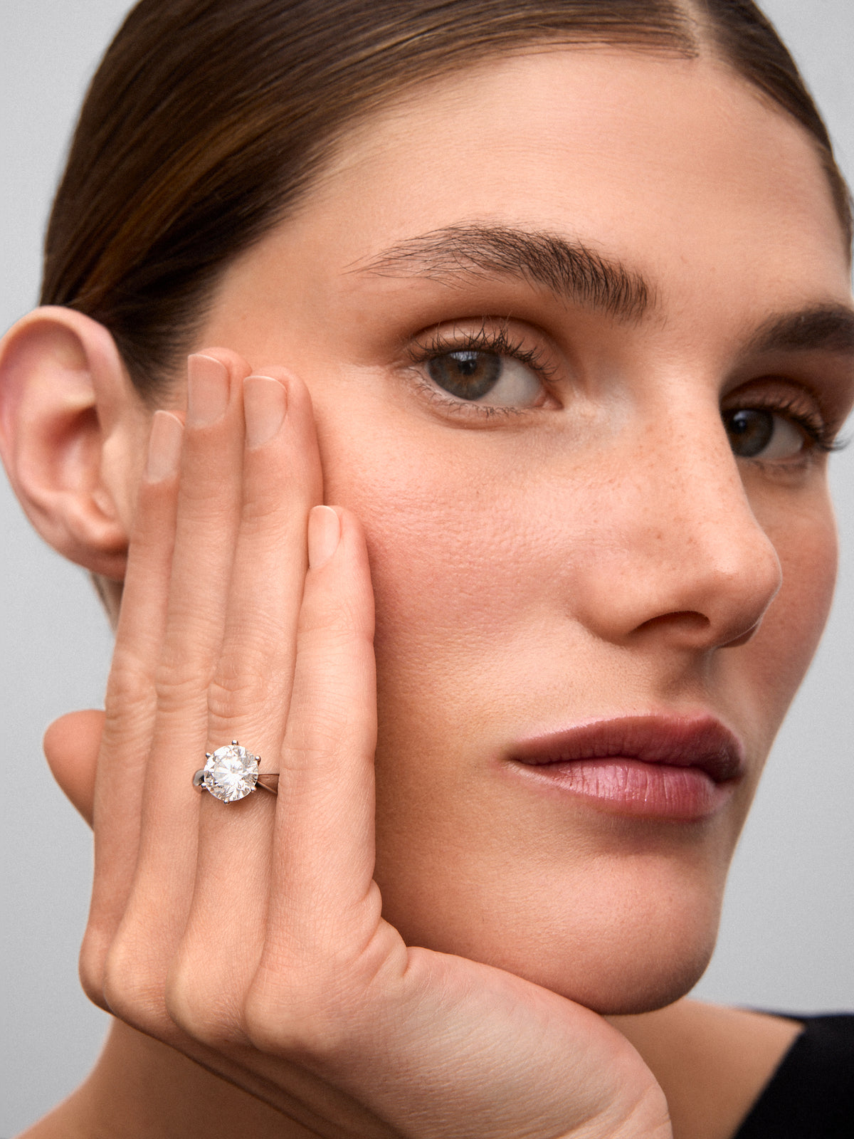 Anillo solitario 3006 de oro blanco de 18K con diamante en talla brillante de 3,01 cts