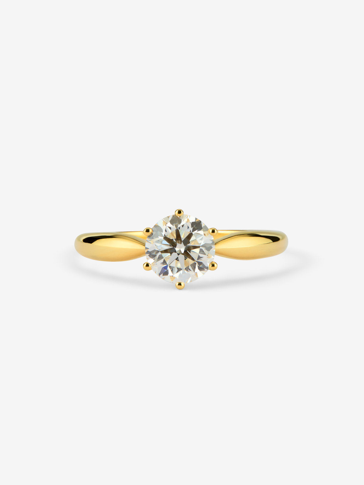 Anillo solitario 3006 de oro amarillo de 18K con diamante en talla brillante de 1 cts