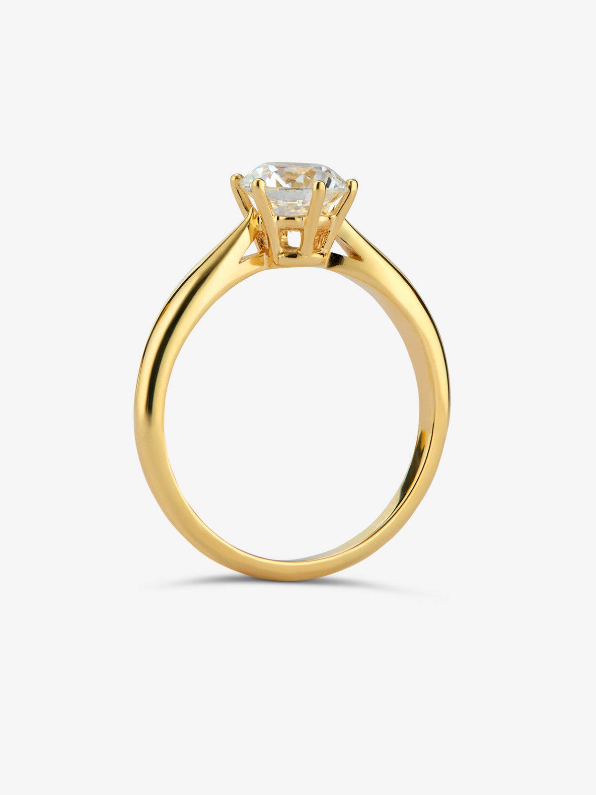 Anillo solitario de oro amarillo de 18K con diamante en talla brillante de 1 cts