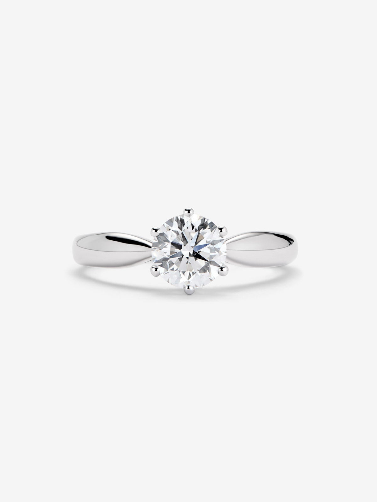 Anillo solitario de oro blanco de 18K con diamante en talla brillante de 1 cts