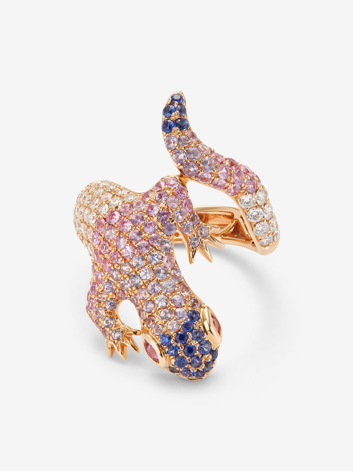 Anillo de oro rosa de 18K con  20 diamantes en talla brillante con un total de 3,3 cts y 160 zafiros multicolor con un total de 2,69 cts con forma de salamandra